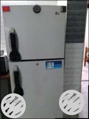 LG REFRIGERATOR 465L Freezer ( uper part ) has