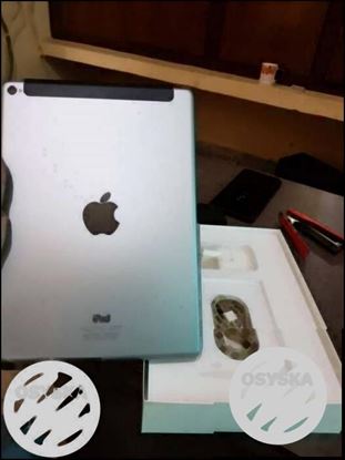 Ipad Air 128gb in very good condition unusable