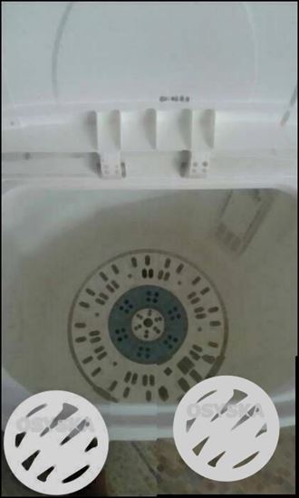 White Top-load Washing Machine