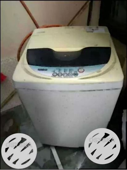 LG White Top-load Washing Machine