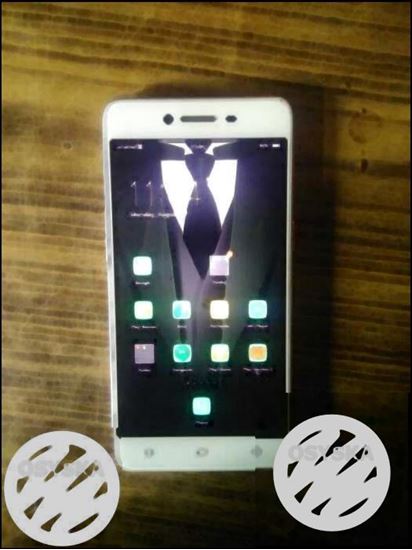 Neat neat condition scratchless Oppo A37f