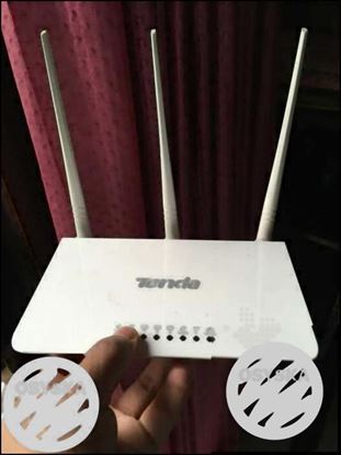 White Tenda Wireless Router