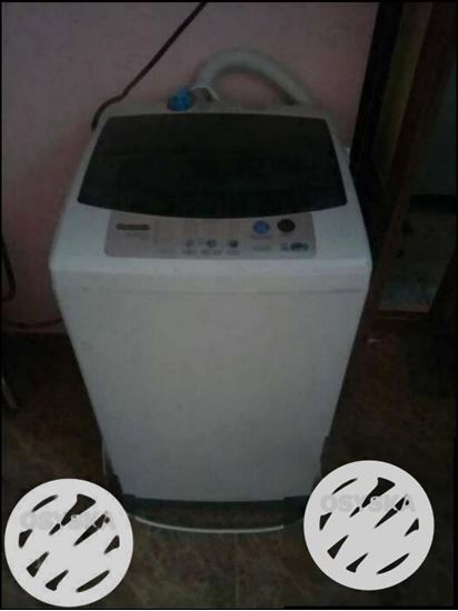 White National Top-load Clothes Washer