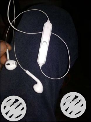 New bluetooth earphone..