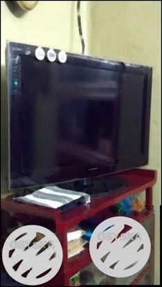 32 inchs Samsung LED TV with crystal design and