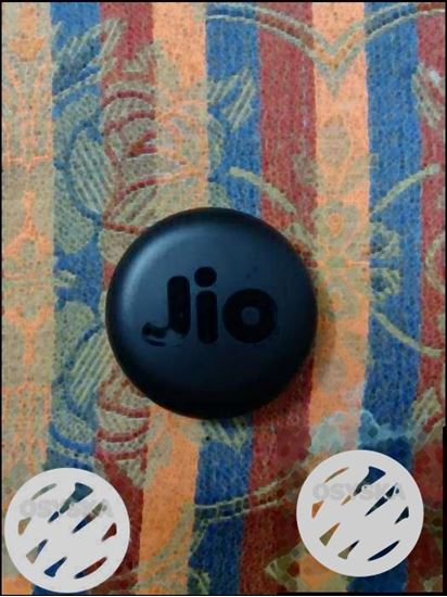 Round Black JioFi 6 Mobile Broadband