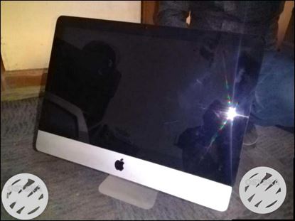 Apple iMac 22", i5,1TB, 8GB RAM, No Problem