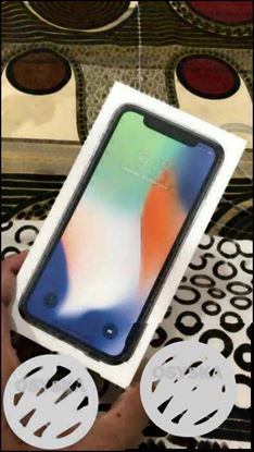 IPhone X 64GB 4 month use 8 month warranty