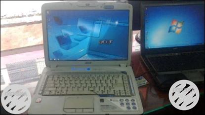 Acer laptop good condition / 2 gb ram/ 320 gb HDD/