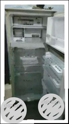 195 litres kelvinator fridge in proper working condition