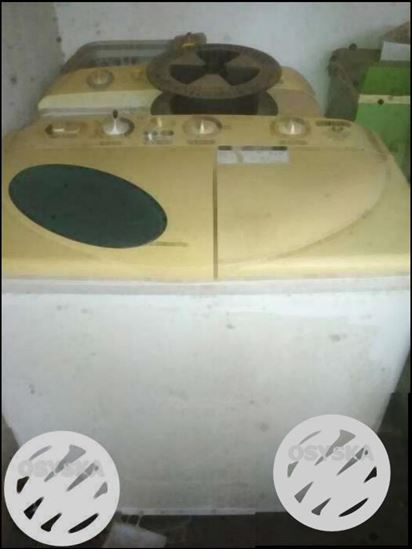 White And Beige Twin-tub Washer And Dryer