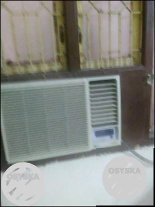 White Window-type Air Conditioner LG