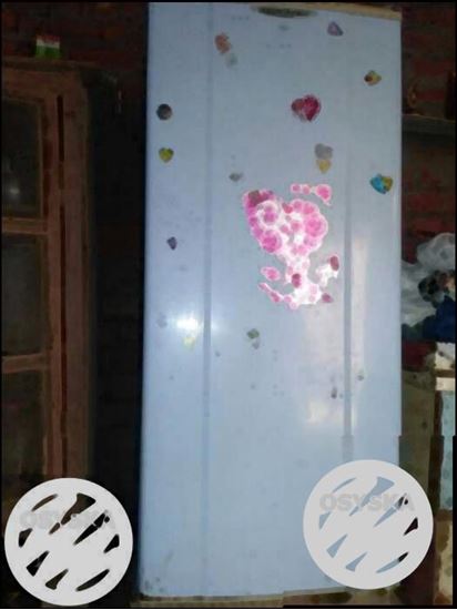 White Single-door Refrigerator