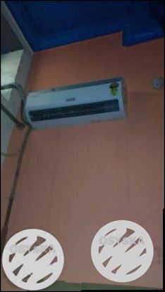 White Split-type Air Conditioner