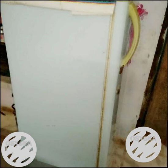 White Single-door Refrigerator