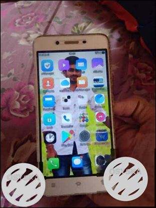 Fully on condition 2 Gb ram 16Gb internel 4GVolte