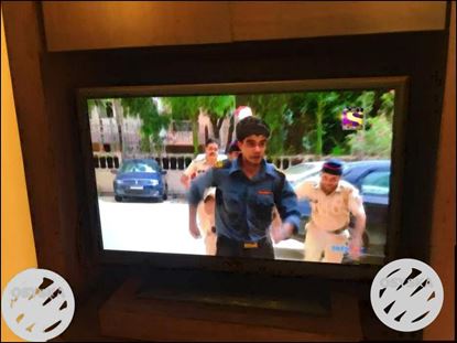 Sony 32" LED TV in excellent condition