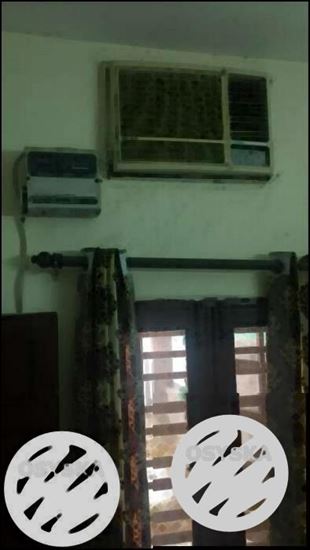 White Window Type Air Conditioner