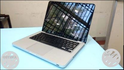 Apple Macbook Pro i7 Laptop with 8gb Ram 256gb SSD