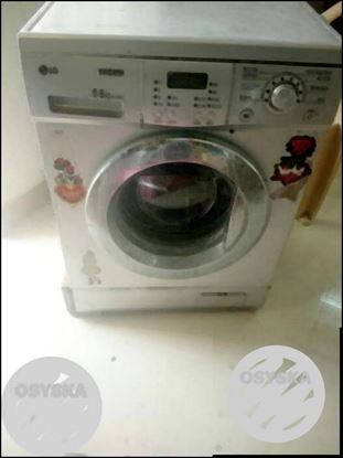 White Arcelik Front-load Clothes Washer