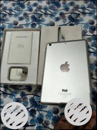 Ipad mini 2 (32GB)** Showroom condition. 100% new