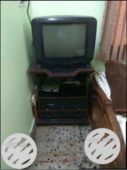 L.G colour TV 21'' model Golden Eye Plus and TV