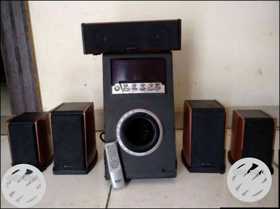 Black And Gray Home Theater System 5.1 workin condition ok 7000 watts