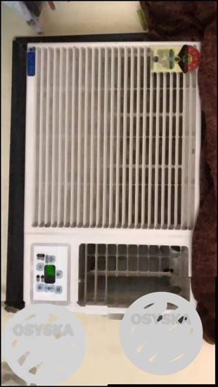 Blue Star 1.5 ton 5 star energy efficient AC 1 year old