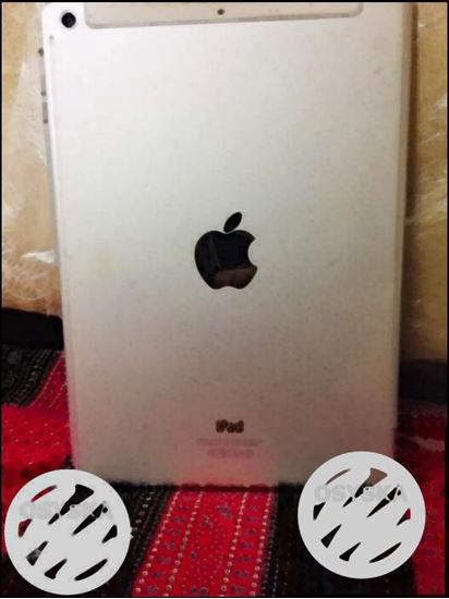 Ipad Air with Sim 4g enabled and wifi also. White