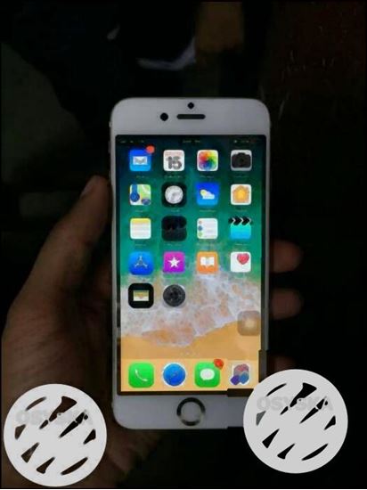 Iphone 6 (64 gb gold ) awesome condition very