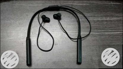 Bluedio Bluetooth earphones.