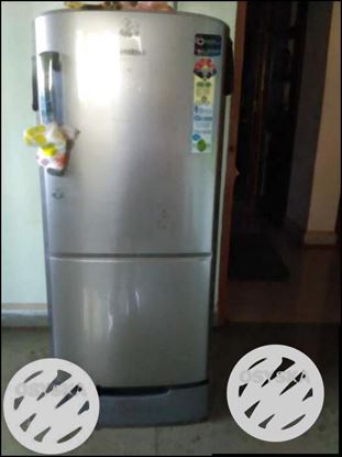 Samsung fridge, silver in colour,single door,