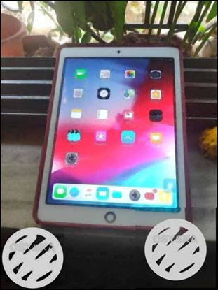 Ipad Air2 - 64 Gb Charger only Wifi Suppport Very