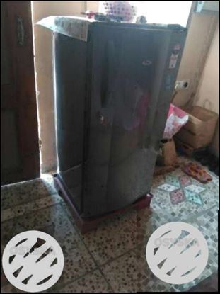 Black Single-door Refrigerator