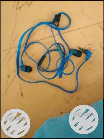 Boat earphone with box etc