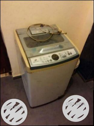 Samsung automatic washing machine Rs 4000