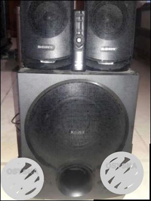 Gray And Black Bose Speaker