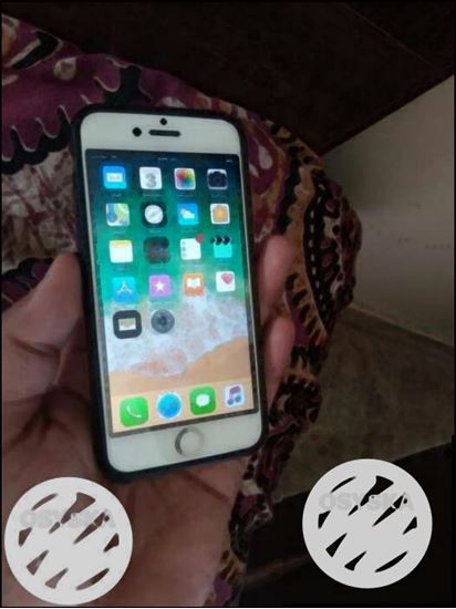 Good condition iPhone 7 with 32 GB