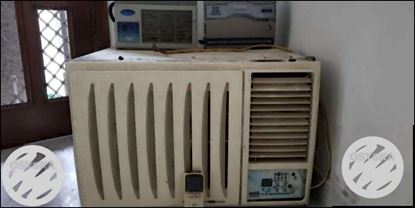 Window Air Conditioner with Stabilizer